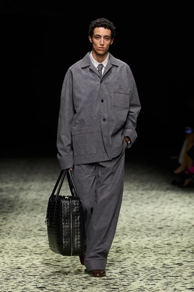 Look 4